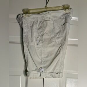 Style & Co. Women’s White Bermuda Shorts Size 4P